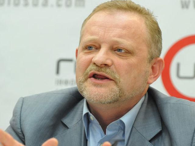 Отставок не будет, даже Виталия Захарченко, - политолог Отставок не будет, даже Виталия Захарченко, - политолог