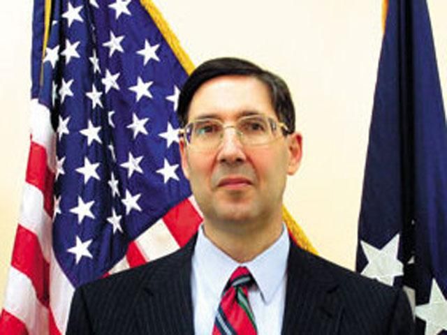 Янукович сьогодні слабший всупереч подарунку від Путіна, - екс-посол США Янукович сьогодні слабший всупереч подарунку від Путіна, - екс-посол США