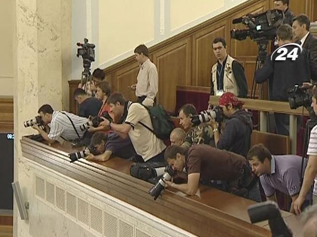 В Раде не будут отгораживать прессу стеклом