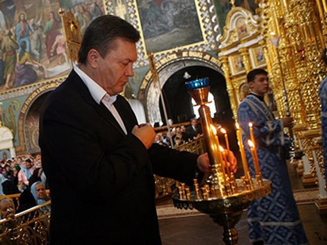 Люди должны иметь право молиться там, там где они хотят, - Янукович