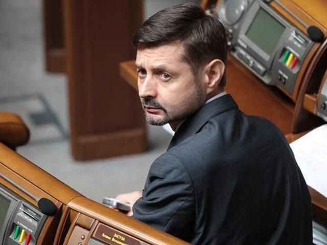 Регіонали закликають опозицію працювати у Раді, а не на майданах Регіонали закликають опозицію працювати у Раді, а не на майданах