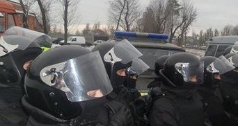 Автомайдан в Межигорье, милиция просит их разъехаться (Фото)