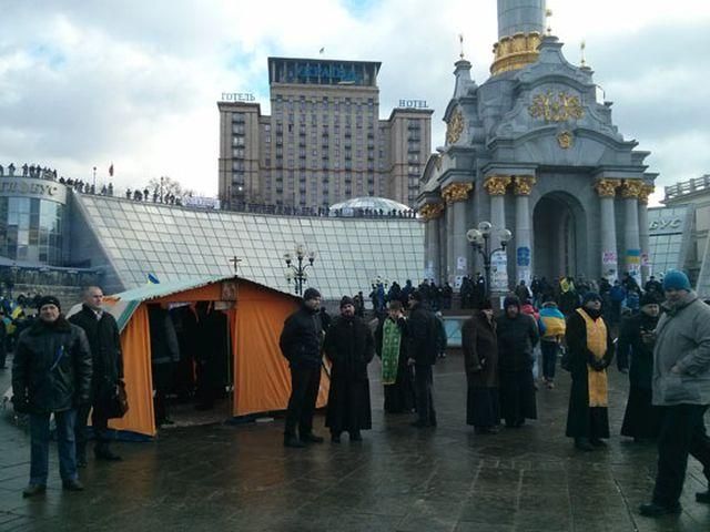 Священики правлять служби на Майдані за власним бажанням, – УГКЦ 