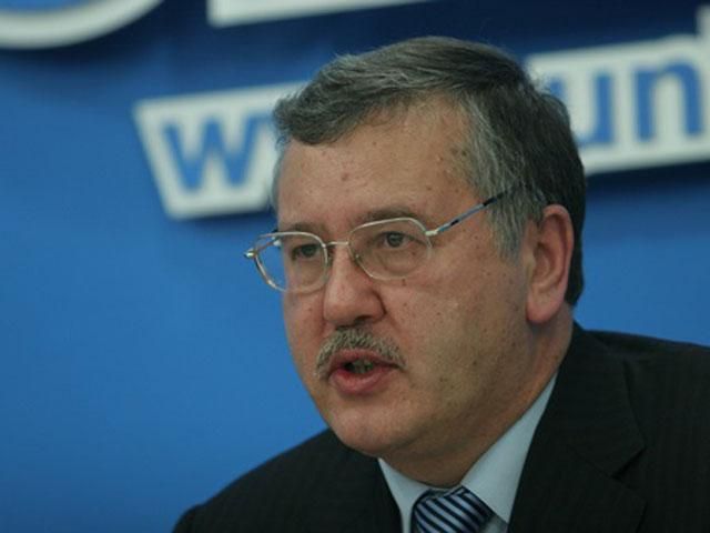 Гриценко рассказал, что люди Яценюка контролировали переговоры силовиков