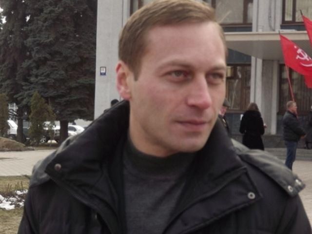 В Луганске пьяный депутат-коммунист избил ГАИшника (Видео 16 +)