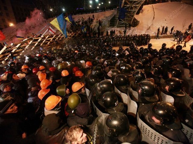 Для штурма Майдана используют, вероятно, новый метод, - активист