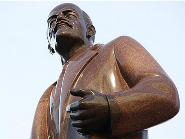 Активисты предлагают демонтировать все памятники Ленину в Кривом Роге