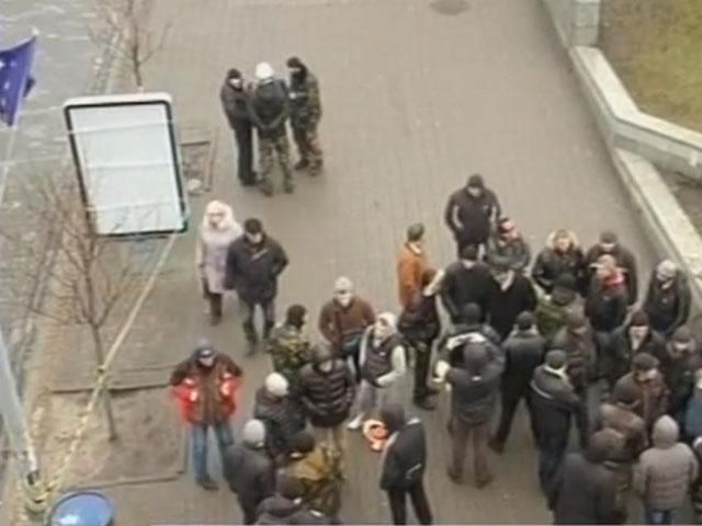 “Антимайданівці” прийшли на Євромайдан “Антимайданівці” прийшли на Євромайдан