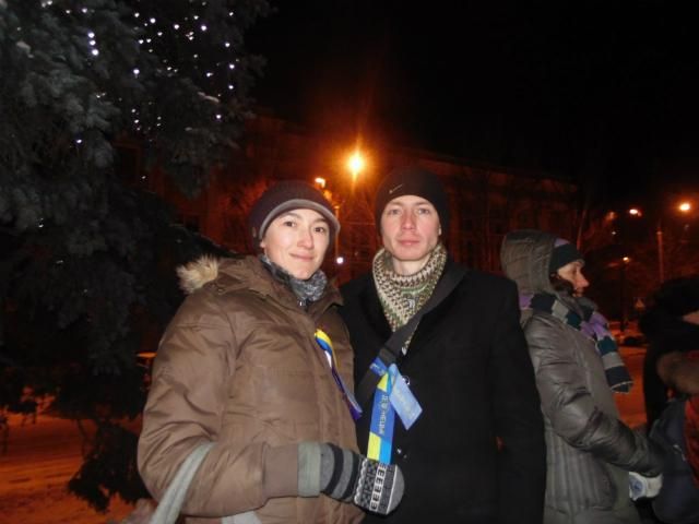 Романтика на Донецькому Євромайдані: двоє активістів вирішили побратися (Фото)