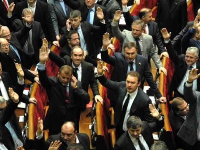 Оппозиционеры хотят отменить принятие сегодняшних законопроектов Оппозиционеры хотят отменить принятие сегодняшних законопроектов