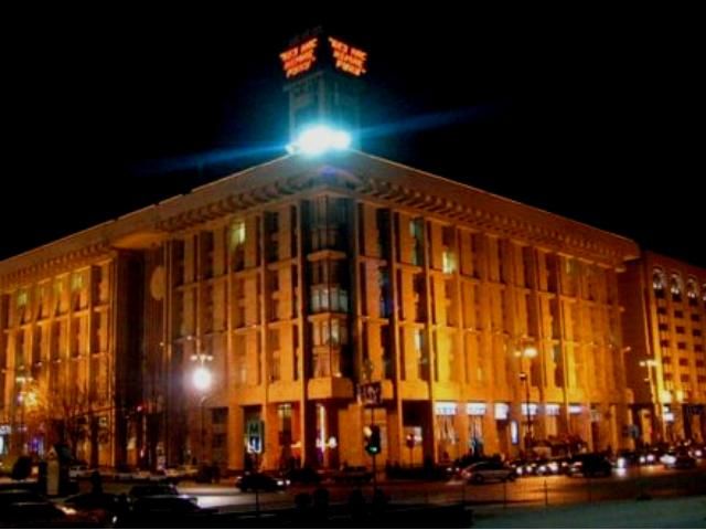 В Доме профсоюзов умер мужчина В Доме профсоюзов умер мужчина