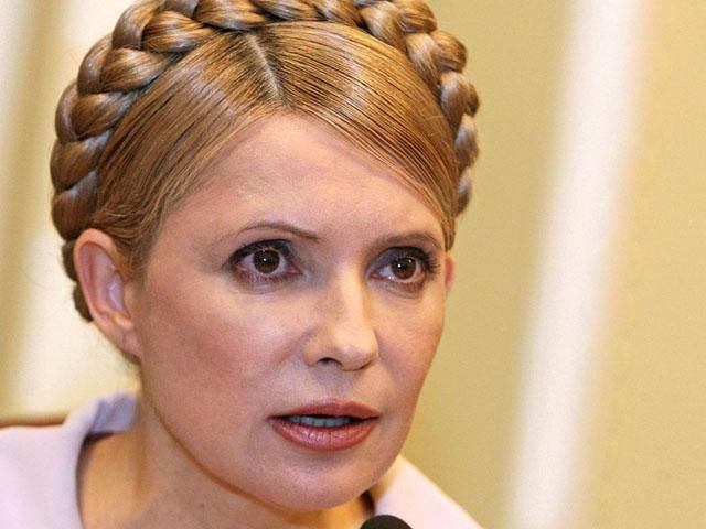 Тимошенко просить Януковича "не підписувати вирок Україні"
