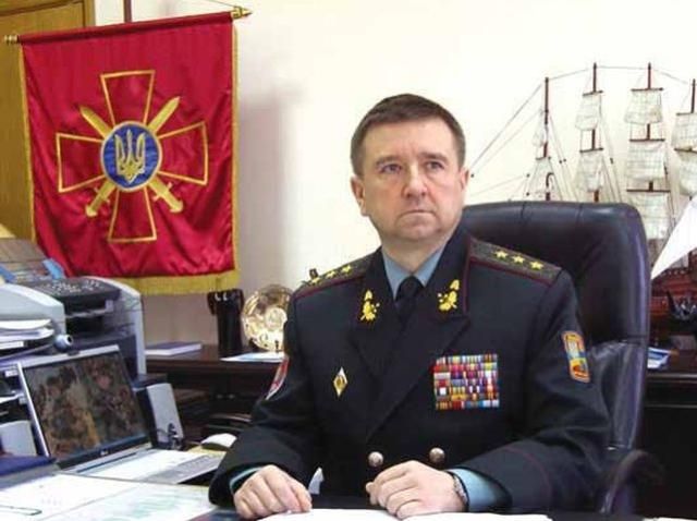 Янукович уволил командующего Сухопутными войсками