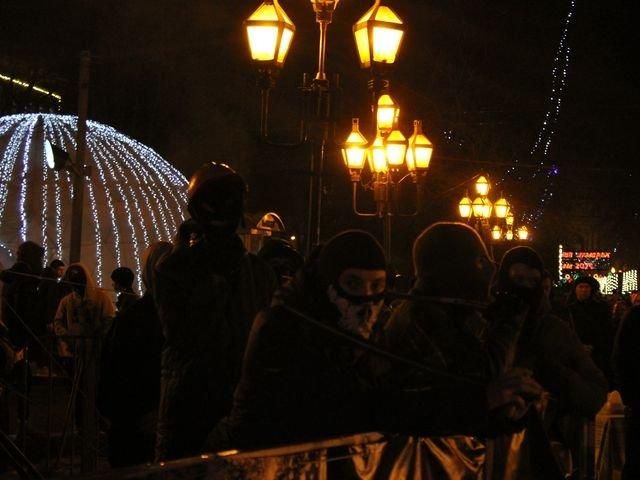 Во Львове на Евромайдане собираются молодые люди в касках, —&nbsp;очевидцы