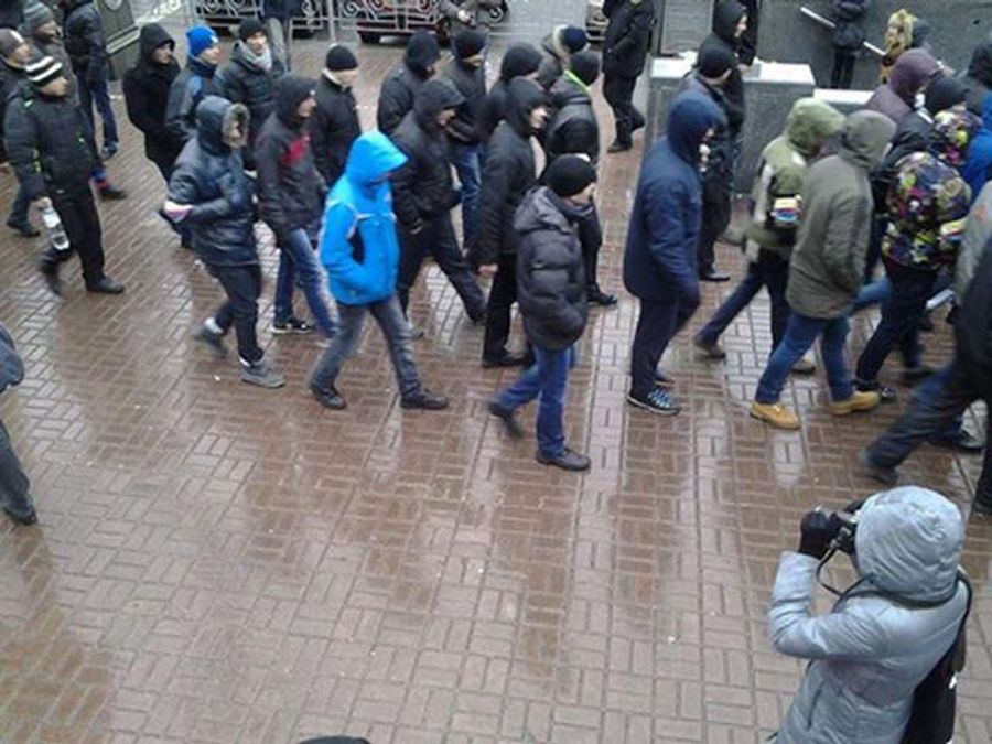 На баррикадах Евромайдана произошла стычка На баррикадах Евромайдана произошла стычка