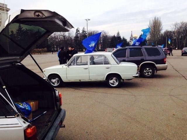 На вулиці Одеси виїхали Автомайдан і антиАвтомайдан (Фото) На вулиці Одеси виїхали Автомайдан і антиАвтомайдан (Фото)