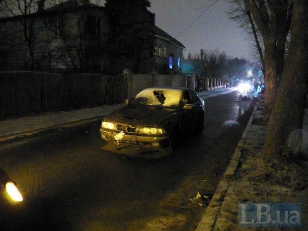В Киеве BMW на большой скорости насмерть сбил подростка В Киеве BMW на большой скорости насмерть сбил подростка