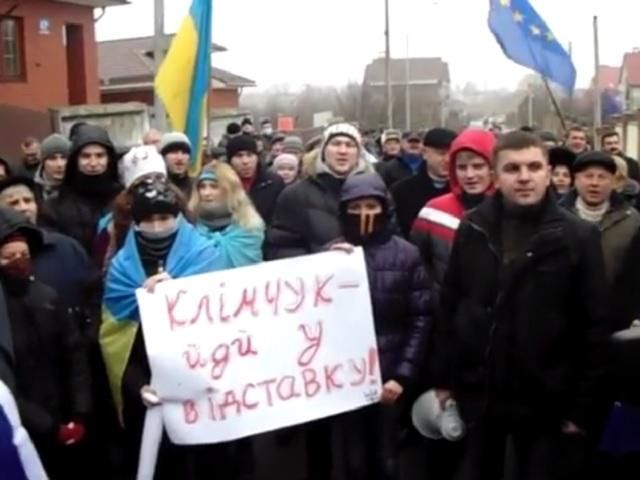 Автомайдан "гостював" біля осель волинських чиновників (Відео)