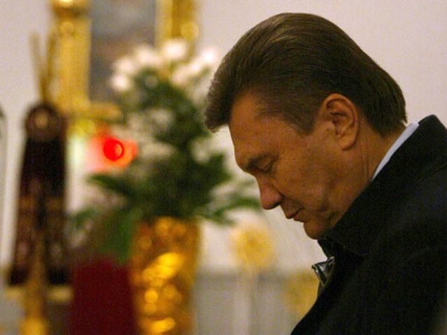 Янукович пожелал, чтобы святая вода очистила помыслы украинцев