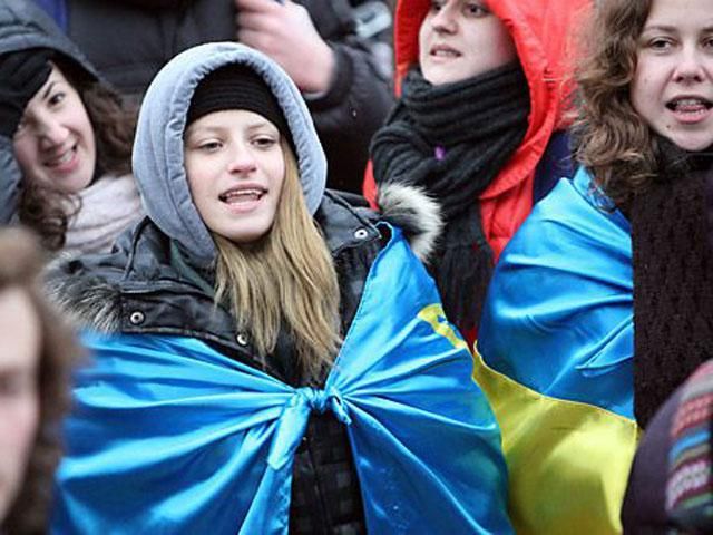 Киевские студенты вместе идут на вече Киевские студенты вместе идут на вече