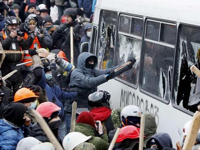 Міліція погрожує активістам на Грушевського криміналом