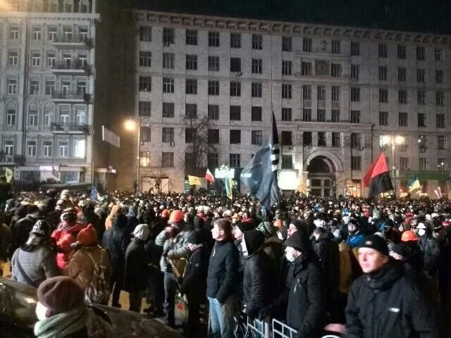 В столкновениях в Киеве пострадали 4 человека, у одного активиста разорвана нога