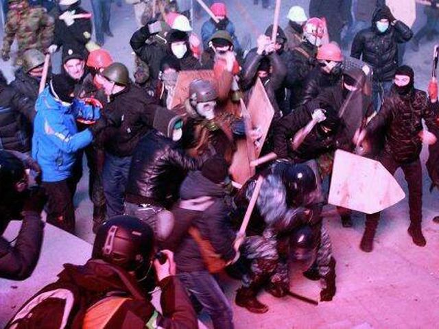 Понад 20 правоохоронців постраждало на Європейській площі, - МВС