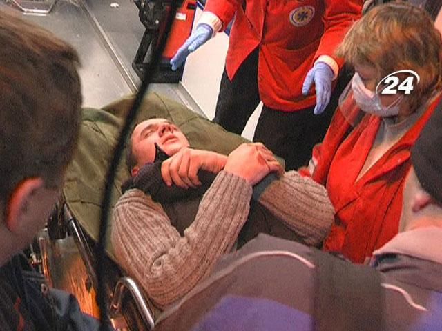 Активісту в сутичці гранатою відірвало кисть руки Активісту в сутичці гранатою відірвало кисть руки