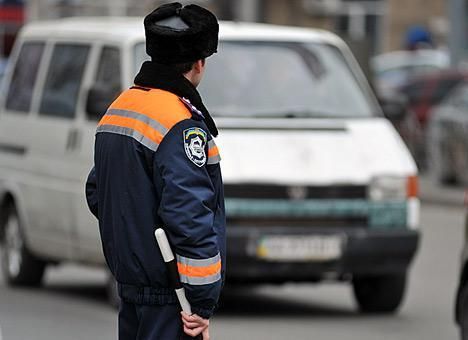 У Львові ДАІшники заблокували автобус євромайданівців У Львові ДАІшники заблокували автобус євромайданівців