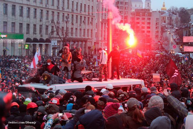 В столкновениях на Грушевского пострадали более 100 человек
