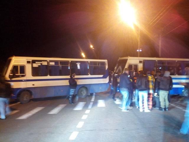 Из Донецка в Киев массово выезжают “беркутовцы”, - журналист Из Донецка в Киев массово выезжают “беркутовцы”, - журналист