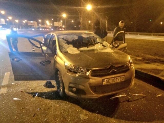 Под Межигорьем Януковича ждут несколько сотен машин Автомайдана Под Межигорьем Януковича ждут несколько сотен машин Автомайдана