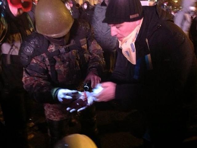 Во время стычек пострадал нардеп Парубий Во время стычек пострадал нардеп Парубий