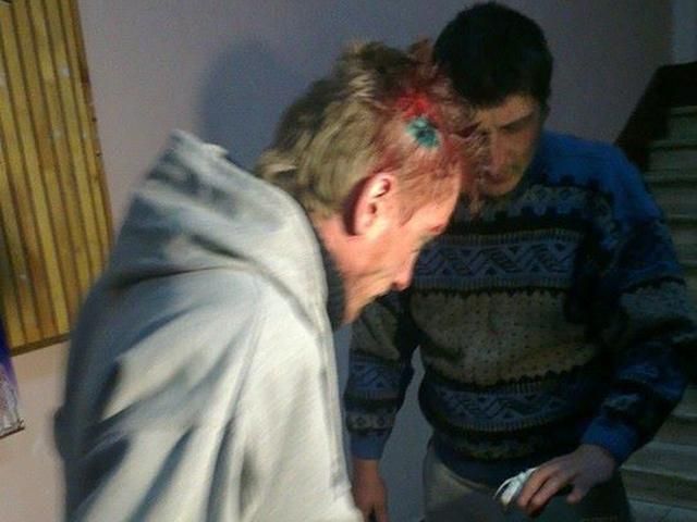 "Беркут" роздягнув догола і побив двох хлопців на Грушевського "Беркут" роздягнув догола і побив двох хлопців на Грушевського