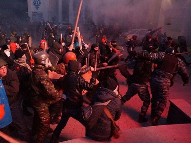 "Беркут" затримав ще кількох людей на Грушевського, — ЗМІ "Беркут" затримав ще кількох людей на Грушевського, — ЗМІ