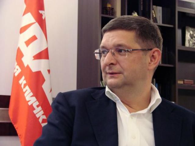 Делегати від ВО "Майдан" передали свої вимоги Януковичу Делегати від ВО "Майдан" передали свої вимоги Януковичу