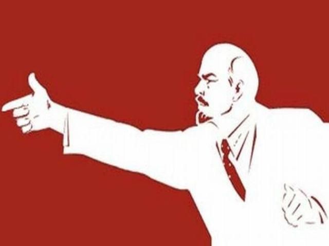 Еще одного Ленина повалили на Черниговщине Еще одного Ленина повалили на Черниговщине