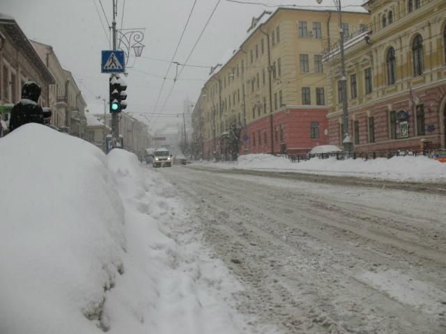 Через негоду понад 380 населених пунктів залишилися без світла Через негоду понад 380 населених пунктів залишилися без світла