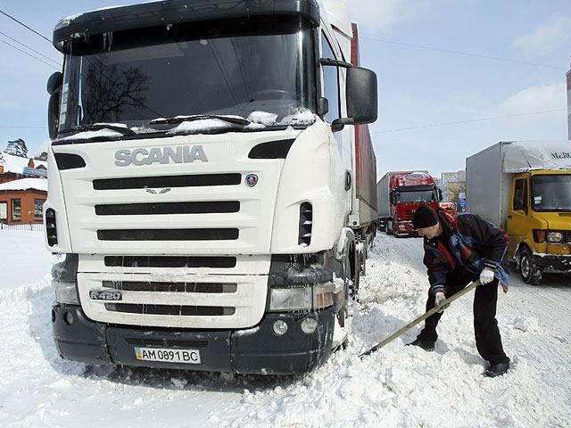 КМДА обмежує в’їзд до Києва “через погоду”