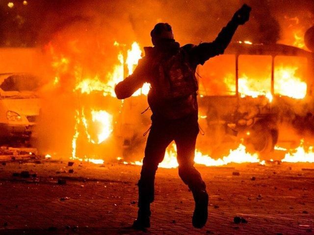 Криваві бої у Києві: відеохроніка подій Криваві бої у Києві: відеохроніка подій