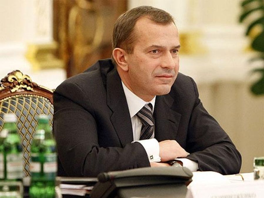 Кличко зустрівся з Клюєвим, Янукович — з Азаровим Кличко зустрівся з Клюєвим, Янукович — з Азаровим