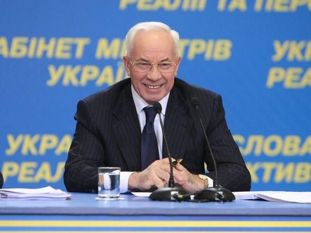 На Євромайдані мало людей з основних областей, на антимайдані — вся Україна, — Азаров На Євромайдані мало людей з основних областей, на антимайдані — вся Україна, — Азаров