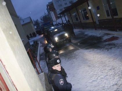 МВД предупреждает об уголовной ответственности за блокирование военной части во Львове