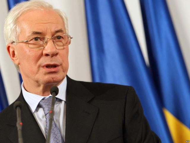 Азаров не исключает силового разгона протестующих Азаров не исключает силового разгона протестующих