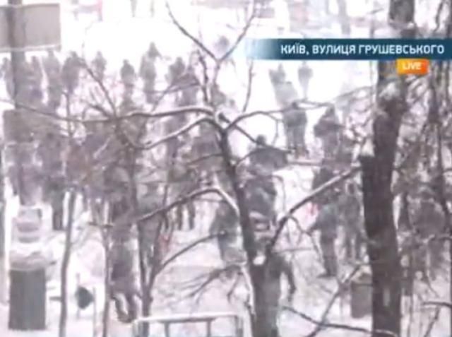 "Беркут" зачищает улицу Грушевского "Беркут" зачищает улицу Грушевского