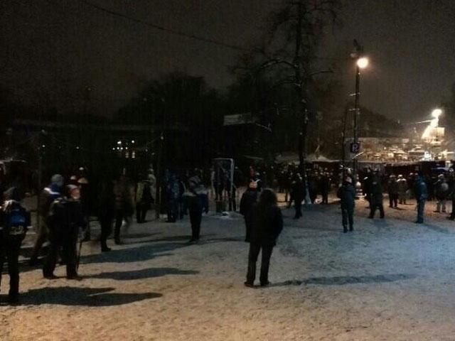 “Беркут” пішов в атаку через “каністри з хімічною речовиною” “Беркут” пішов в атаку через “каністри з хімічною речовиною”