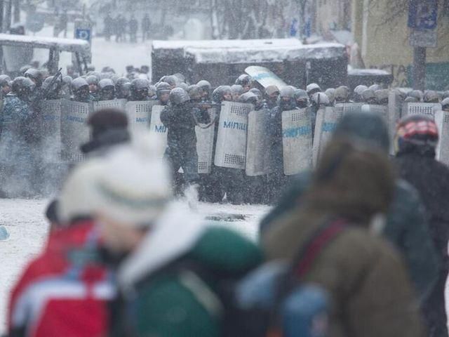 "Беркут" побив і поволік журналіста Еспресо.TV