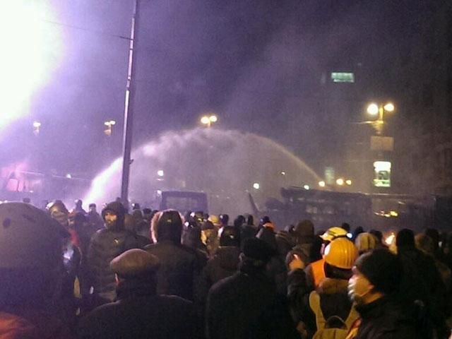 Кабмін дозволив застосовувати водомети навіть на морозі Кабмін дозволив застосовувати водомети навіть на морозі