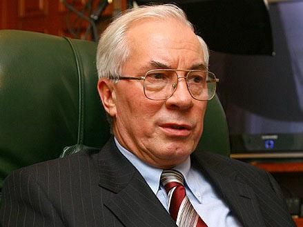 В розпал протистояння Азаров відлетів до Швейцарії В розпал протистояння Азаров відлетів до Швейцарії