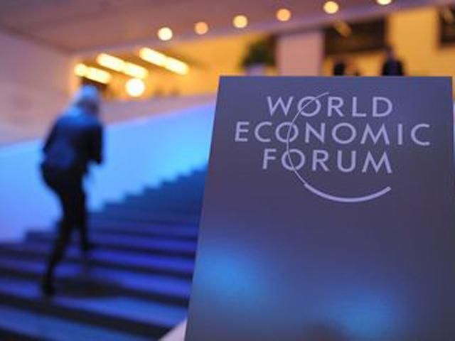 На форумі у Давосі оголосили хвилину мовчання за жертвами протистоянь у Києві На форумі у Давосі оголосили хвилину мовчання за жертвами протистоянь у Києві